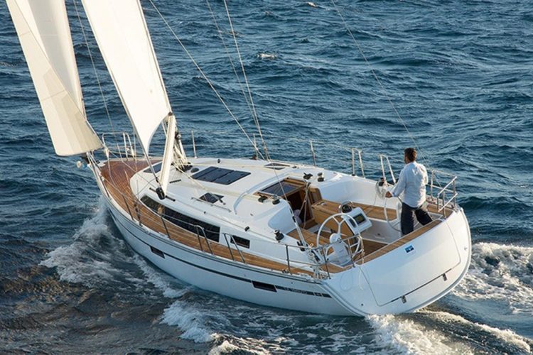 bavaria 37 cruiser 001