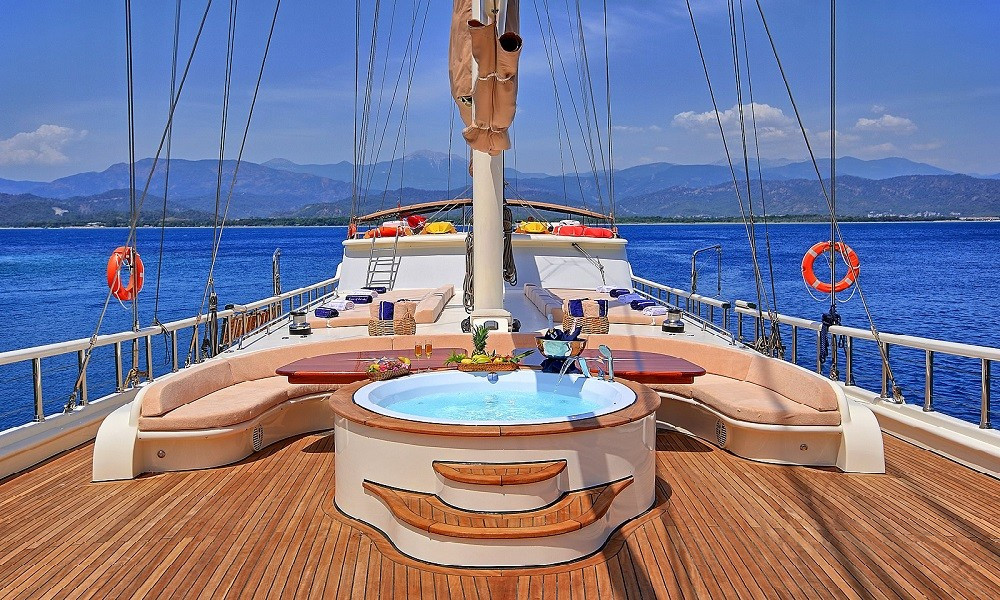 luxury gulet charter 4